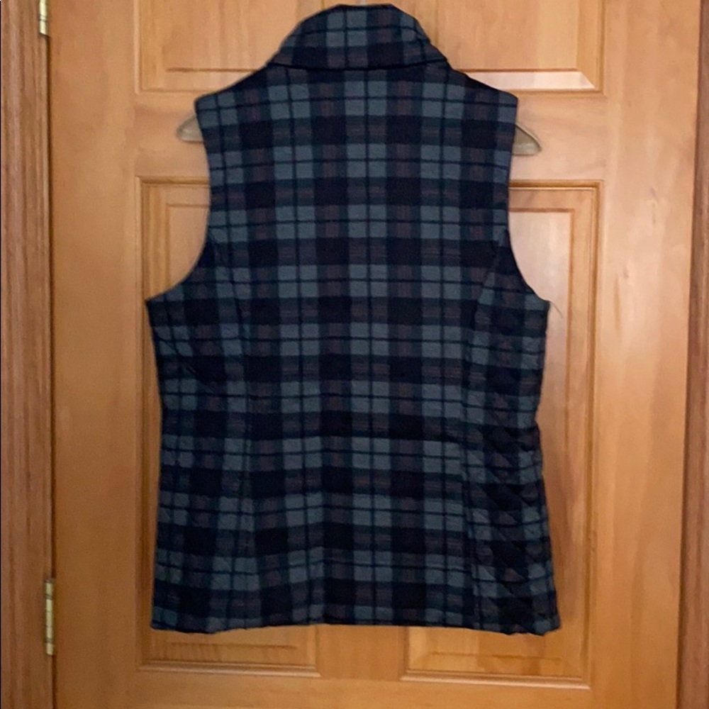 Vest - Picture 2 of 6